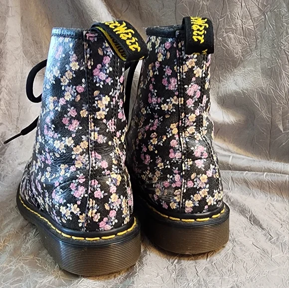 DR. MARTENS VINTAGE POINTED TOE BOOTS SZ 7 - Picture 11 of 15